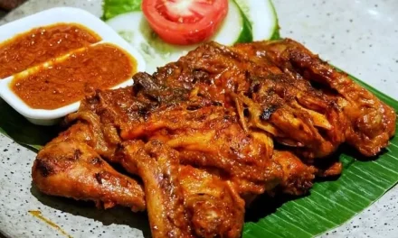 Ayam Taliwang Lombok: Pedas, Gurih, dan Bikin Ketagihan