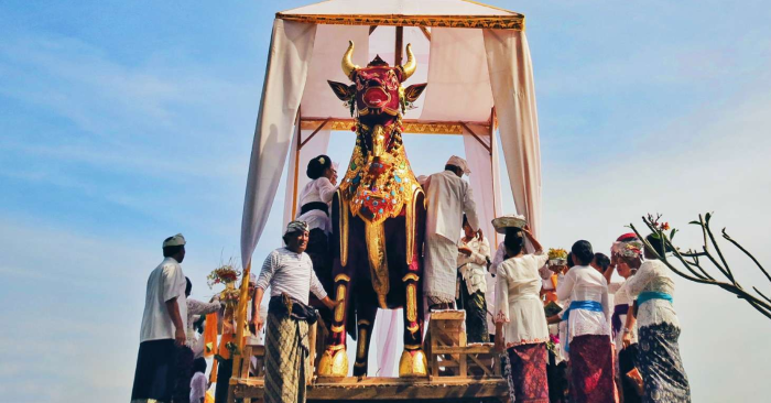 Ragam Kebiasaan Unik Masyarakat Yang Masih Bertahan
