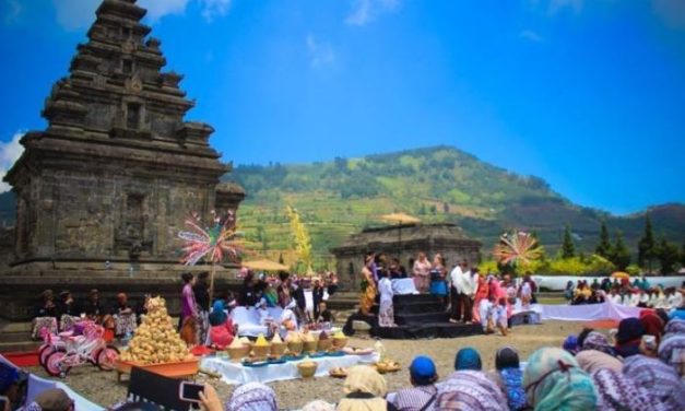 Tradisi Lokal Indonesia Terus Berkembang Di Tengah Perubahan